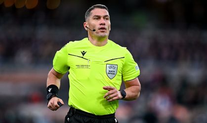 Istvan Kovacs durante a final da Europa League 2023-24 entre Atalanta e Bayer Leverkusen