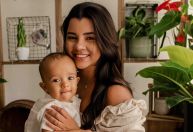 Ary Mirelle detalha experiência de ser mãe jovem: "Me fez crescer"