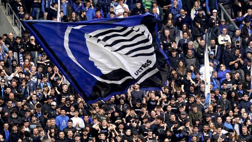 Torcedores da Atalanta em jogo da equipe na Serie A