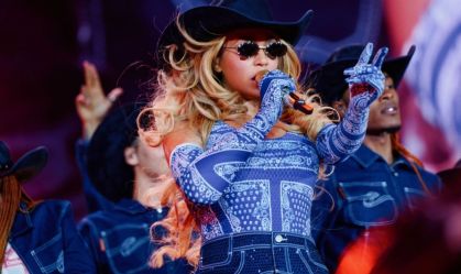 Beyoncé é a 1ª mulher negra a vencer categoria country no AMAs 2025