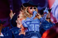 Beyoncé é a 1ª mulher negra a vencer categoria country no AMAs 2025
