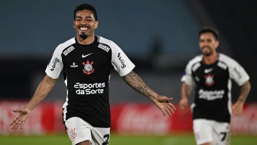 Matheus Bidu comemora gol do Corinthians contra Racing