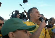 Não vamos abaixar cabeça para ninguém, diz Bolsonaro em ato pró-anistia