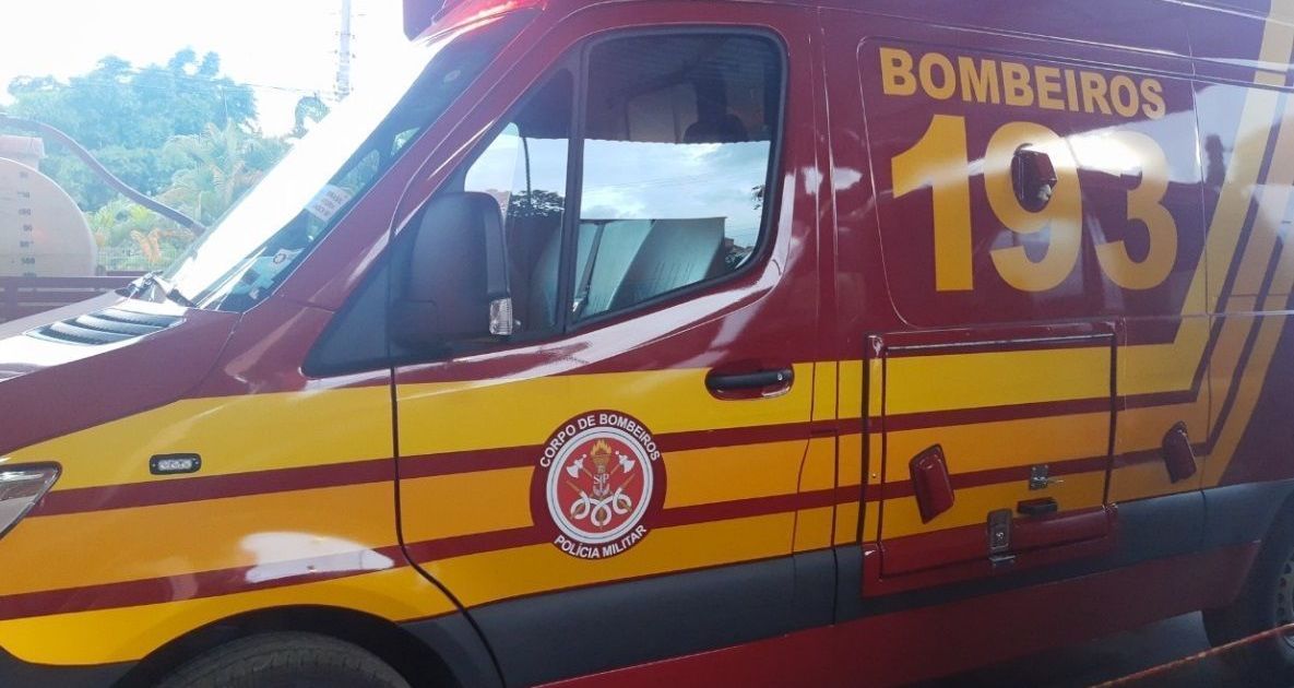 Teto de estabelecimento desaba e deixa vítimas sob escombros em SP