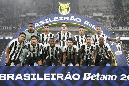 O Botafogo goleou o Internacional por 4 a 0, pelo Brasileirão