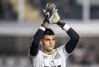 Herói do Santos, Gabriel Brazão dispara sobre protesto: "Precisamos ganhar"