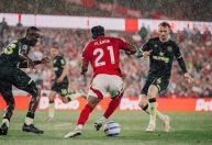 Nottingham tropeça e vê sonho da Champions ameaçado na Premier League