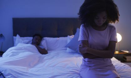 Dormir brigado faz mal? Nem sempre, segundo especialista