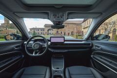 Interior do Jeep Avenger. Modelo já é comercializado em diversos mercados da Europa