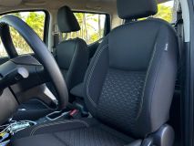 Bancos da Nissan Frontier Attack 2025 são em tecido