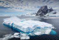 Derretimento de calotas deve acelerar mesmo com meta climática, diz estudo