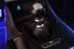 Ford Mustang tem câmbio manual de seis marchas