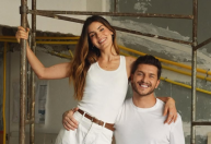 Camila Queiroz e Klebber Toledo mostram construção de mansão: "Nosso lar"