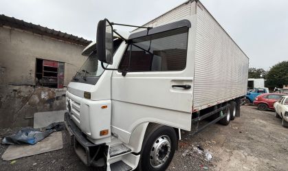 SP: caminhão é encontrado com meia tonelada de maconha em oficina