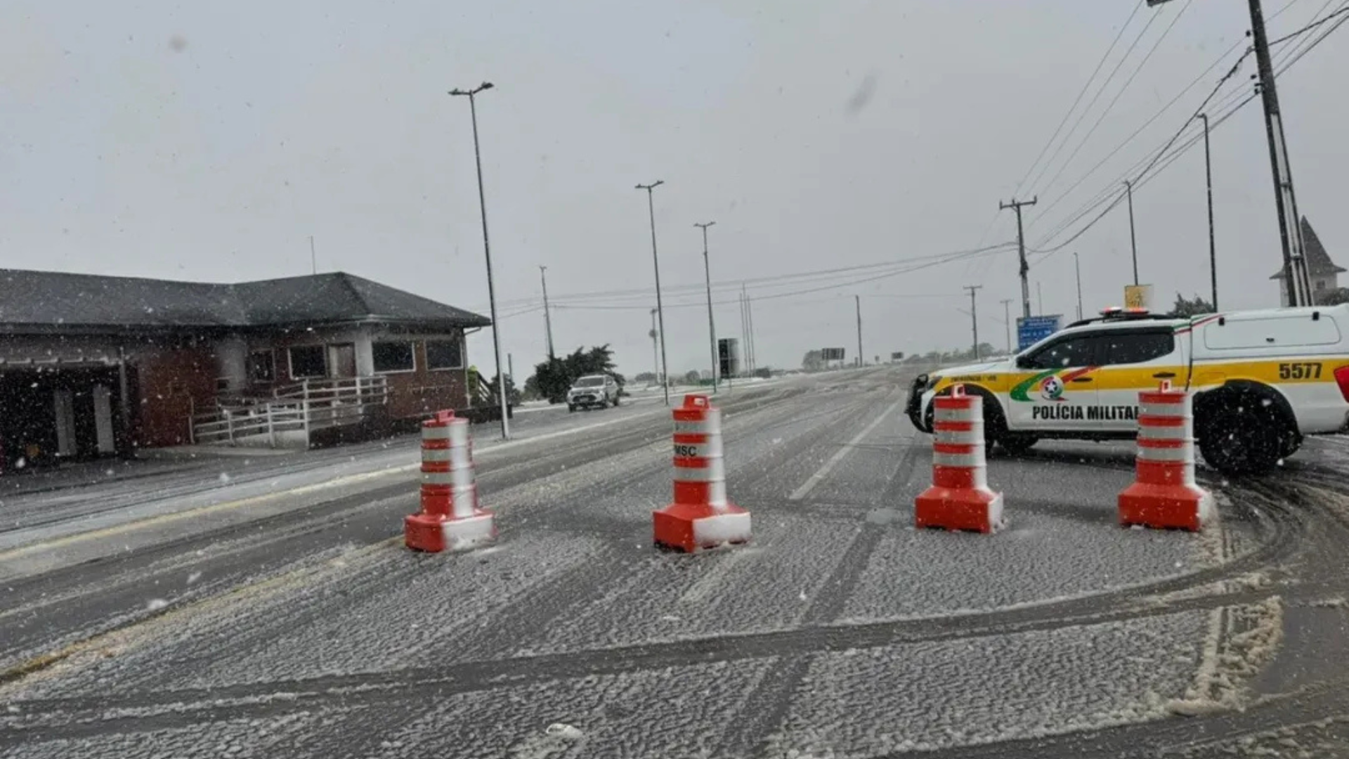 Rodovia é interditada devido a nevasca em SC • Reprodução/PMSC