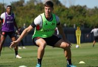 Vasco rescinde com zagueiro e volante; saiba mais