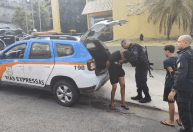Vídeo: polícia frustra assalto a ônibus na Avenida Brasil, no Rio