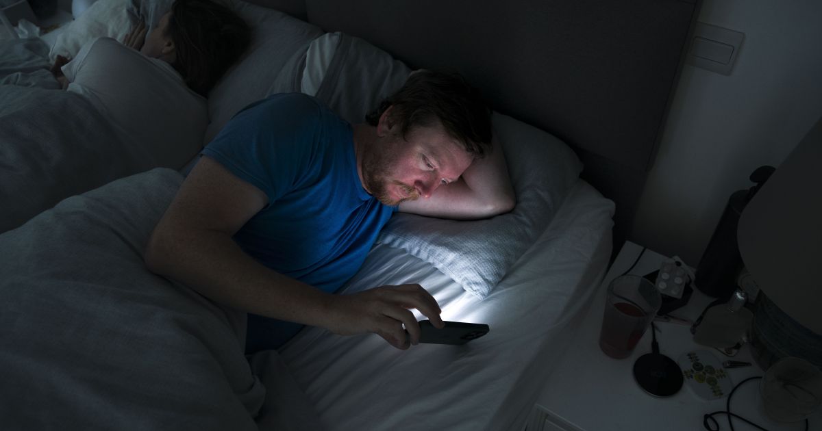 Como tratar a insônia? Dr. Kalil indica 4 hábitos para dormir melhor