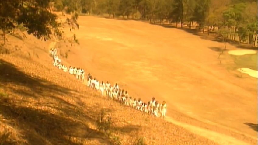 Cena do céu de "A Viagem" (1994) • Reprodução/Globoplay