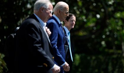 Livro revela como democratas acobertaram declínio mental e físico de Biden
