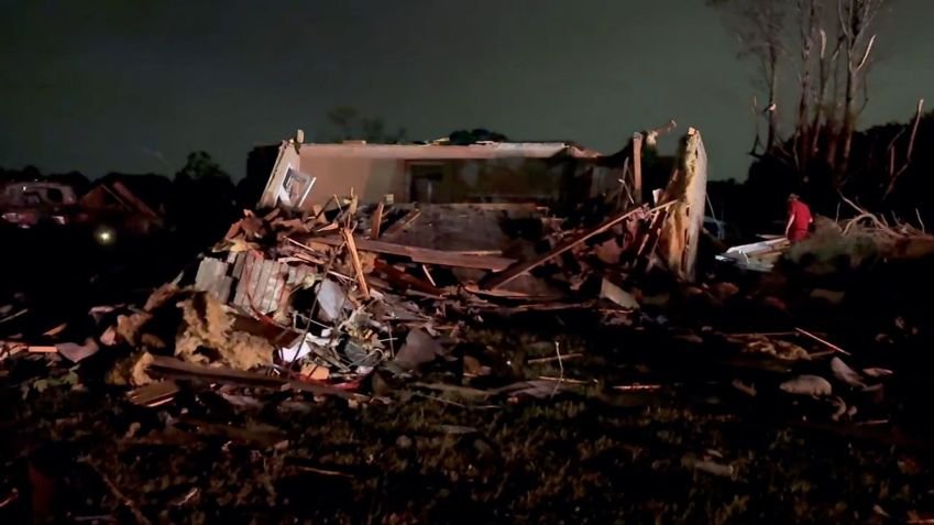Danos causados pelos tornados na área de Sunshine Hills, no Kentucky • Laurel County Fiscal Court via CNN Newsource