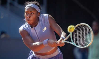 Coco Gauff dá aula magistral, derrota Swiatek e vai à final do Madrid Open