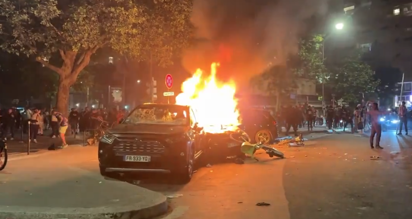 Polícia prende dezenas de pessoas em paris durante festa do título do psg | cnn brasil