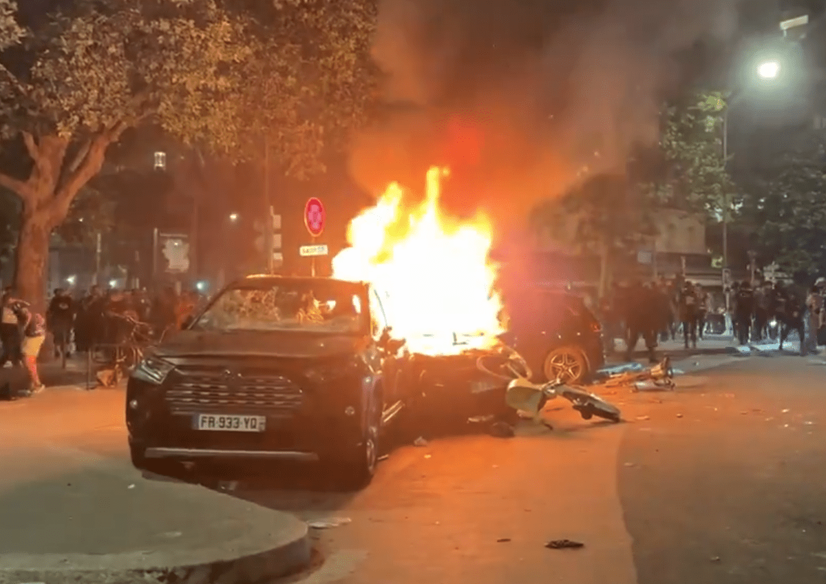 Duas pessoas morrem e mais de 500 são presas em festa por título do PSG | CNN Brasil