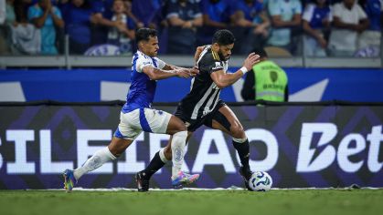 Lance de Cruzeiro x Atlético-MG pelo Brasileirão