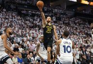 Warriors: Curry não tem prazo para retorno após lesão no tendão da coxa