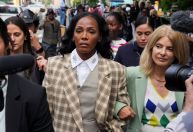 Cantora pop testemunha que Sean "Diddy" Combs abusou de namorada