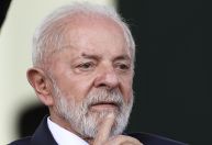 Lula critica Trump em reunião cara a cara com Putin no Kremlin