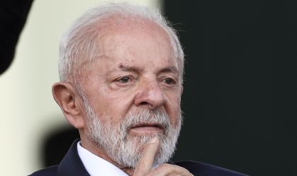 Policial é mal remunerado e quer fazer violência e esconder, diz Lula