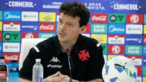 Fernando Diniz em coletiva do Vasco
