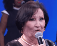 Dona Déa se emociona e diz que só verá Paulo Gustavo "quando partir"