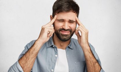 Enxaqueca: especialista detalha causas e tratamento