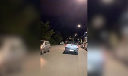 Vídeo: homem flagra "carro do atestado" circulando em bairro de MG