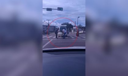 Vídeo: Caixão cai de carro em movimento em avenida de Macapá