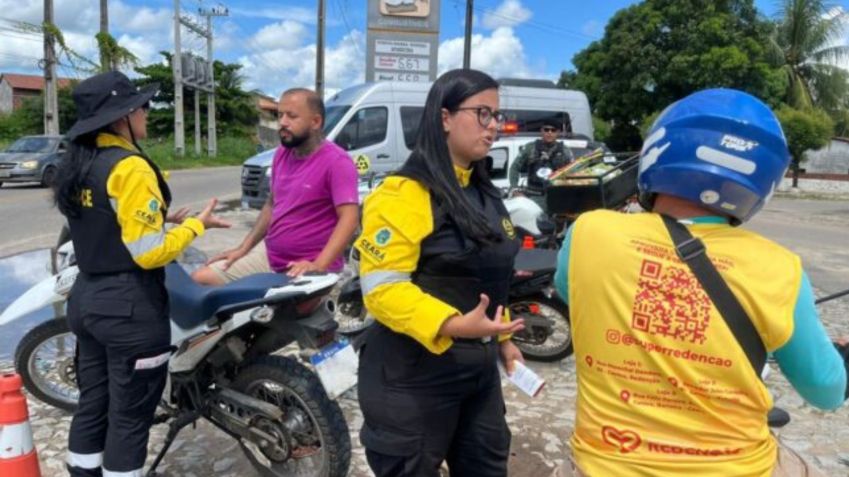 Detran-CE realiza ações do Maio Amarelo nos municípios de Camocim e Barreira • Foto: Detran-CE