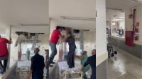 Vídeo: Paciente nu invade teto de hospital e quebra canos em SP