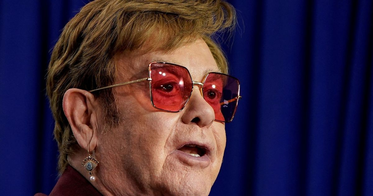 Elton John diz ter terminado novo álbum e o por que de ser “tão diferente”