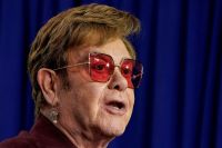 Elton John condena planos de direitos autorais de IA do Reino Unido