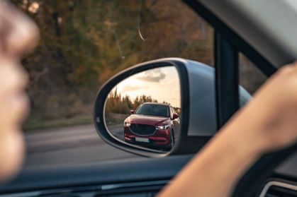 Espelho retrovisor tem regras de tamanho