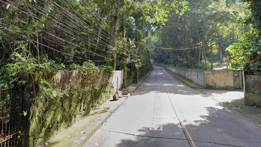 Estrada da Gávea, onde ficava a mansão de Otavio Jordão de "A Viagem", hoje em dia • Google Street View