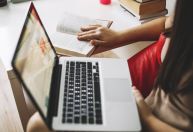 Universidades com cursos on-line vão fechar? Entenda novo decreto do MEC