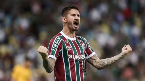 Everaldo comemora gol da vitória do Fluminense sobre o Sport, no Maracanã