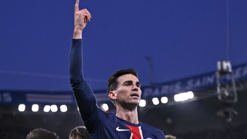 Fabián Ruiz celebra seu gol pelo PSG contra o Arsenal
