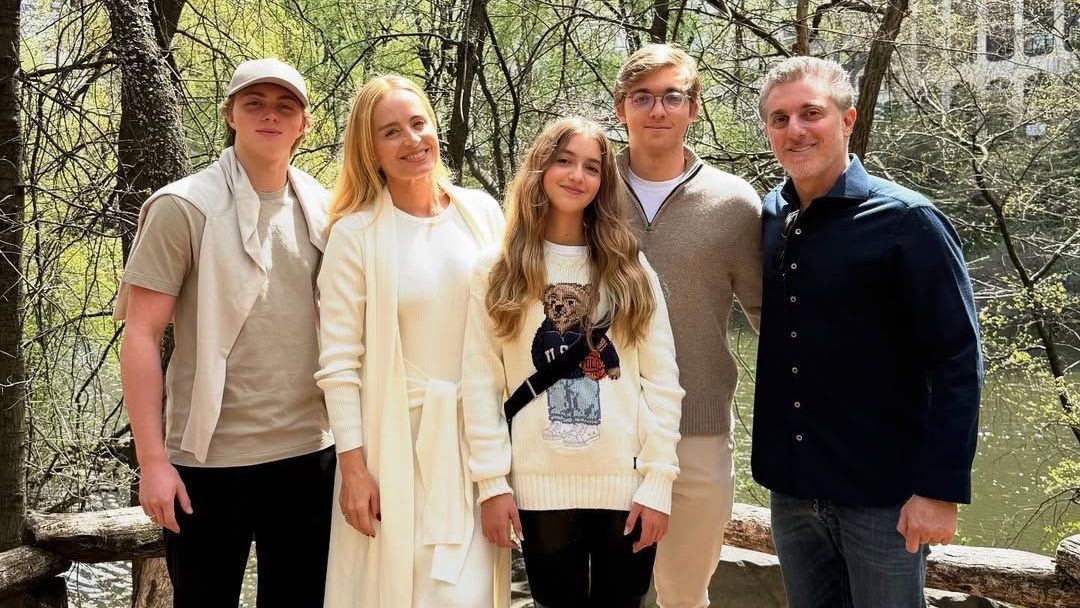 Após polêmica, Luciano Huck presta homenagem à Angélica no Dia das Mães |  CNN Brasil