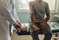 Controlar riscos cardíacos aos 50 anos prolonga a vida em uma década