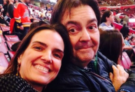 Faustão faz aparição surpresa no SBT para homenagear esposa no Dia das Mães